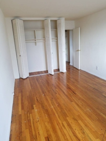 Building Photo - 94-30 59th Ave