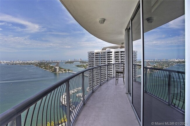 Primary Photo - 1750 N Bayshore Dr