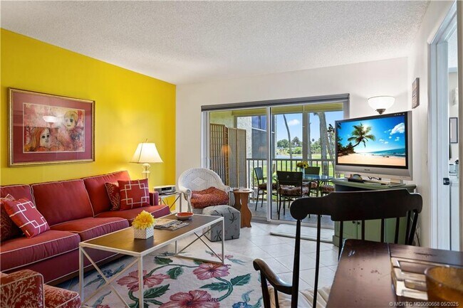 Building Photo - 5571 NE Gulfstream Way