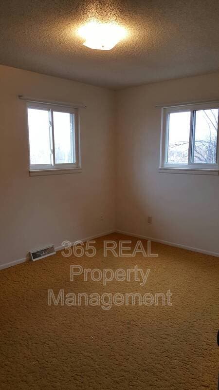 Building Photo - 803 4th St