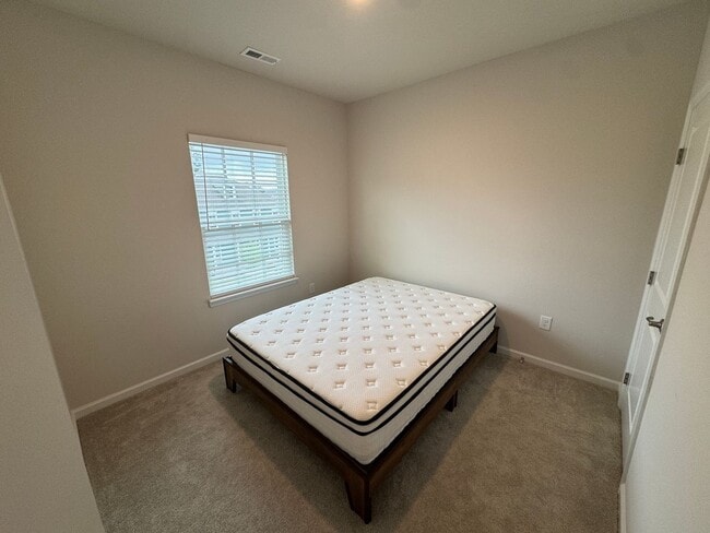 Building Photo - Lovely Colvard Farms Townhouse