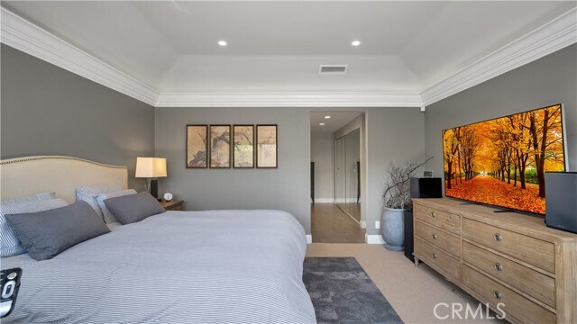 Building Photo - 10 Flintridge