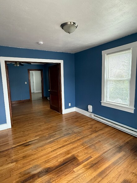 Building Photo - 322 Park St