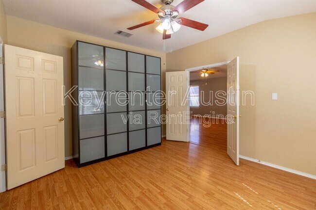 Building Photo - 2557 Vernell Way