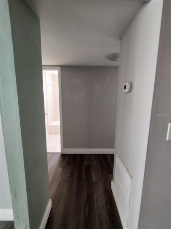 Building Photo - 320 W Howry Ave
