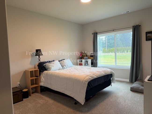 Building Photo - 17315 Pendleton St SW