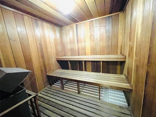 Building Photo - 257 S Cypress Rd