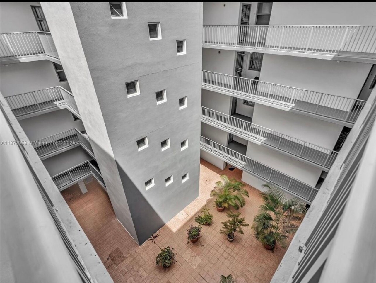 Building Photo - 546 SW 1st St