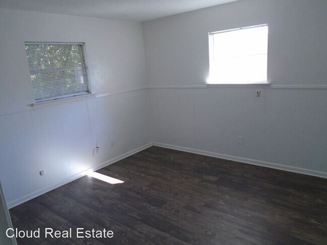 Building Photo - 901 Harley Dr