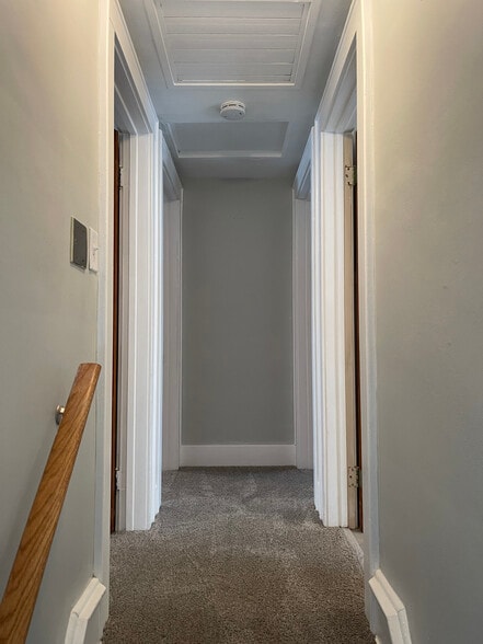 Building Photo - 104 Lynhurst Ave