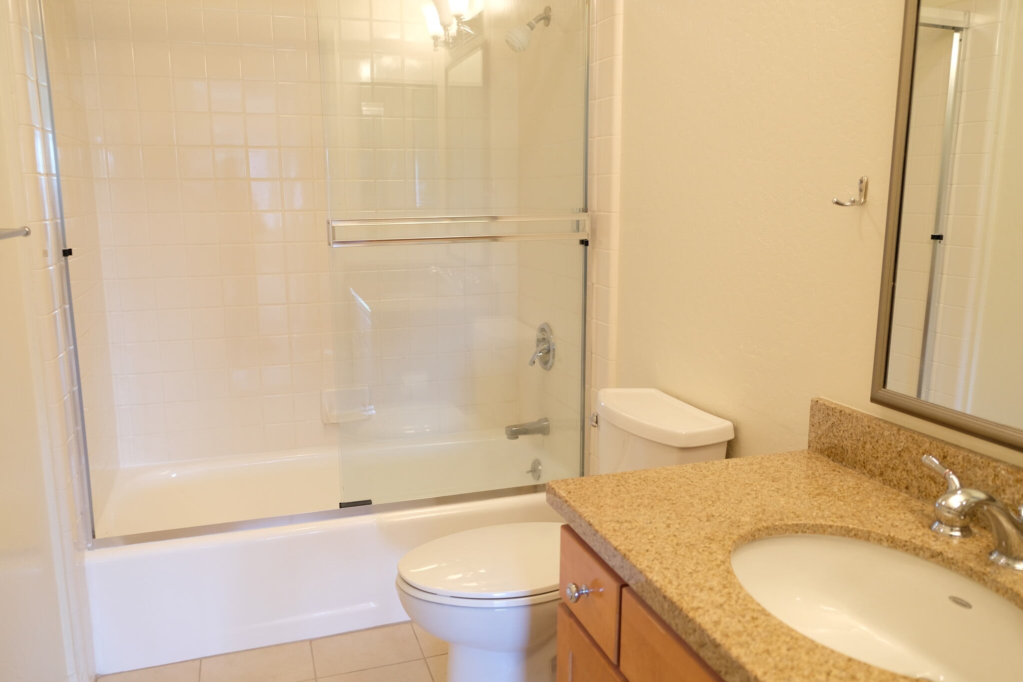 Full baths with shower/tub - 300 Murchison Dr, #202