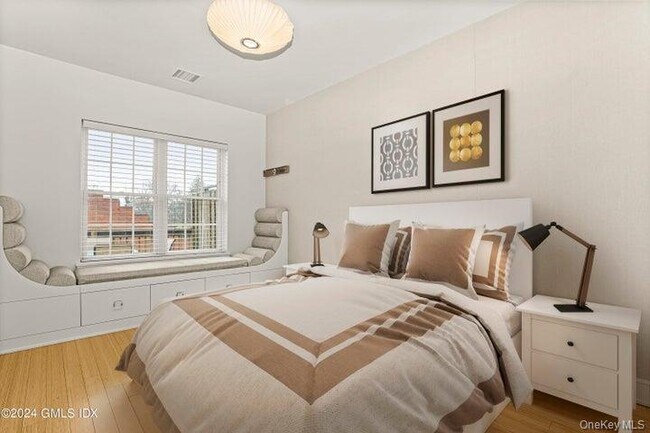 Building Photo - 343 Greenwich Ave