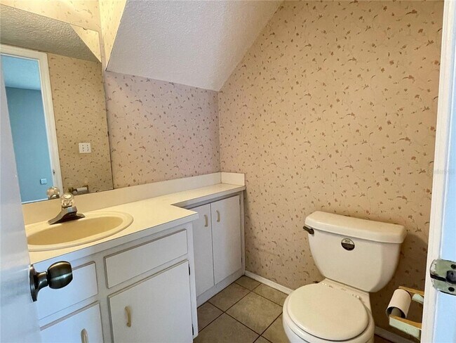 Building Photo - 687 Lake Dexter Cir