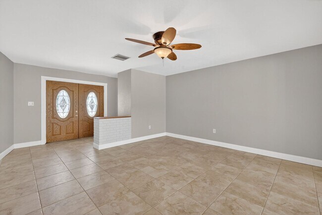 Building Photo - 1627 Canal Ct