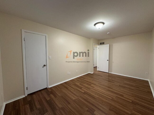 Building Photo - 2217 Yorktowne Dr