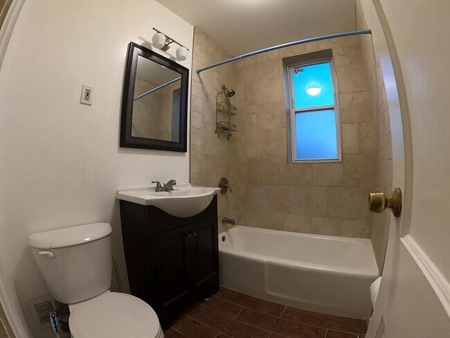 Building Photo - 901 Grand Ave