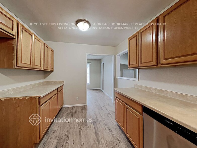 Building Photo - 6271 Coronado Ave