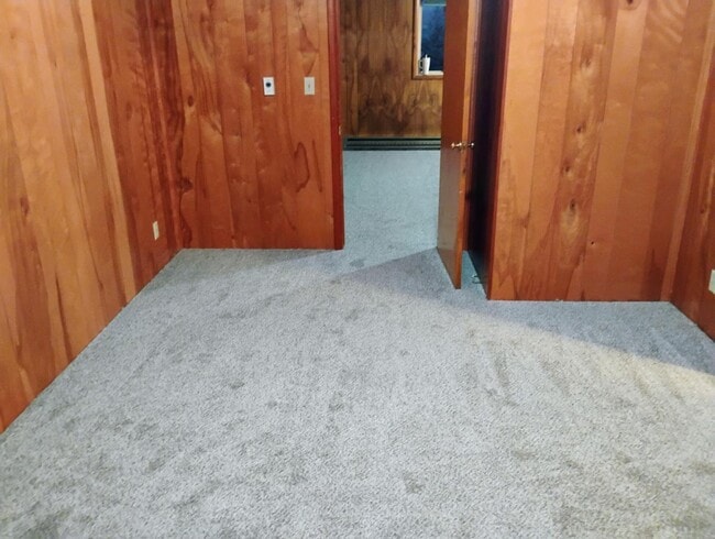 Building Photo - 955 6th Ave E