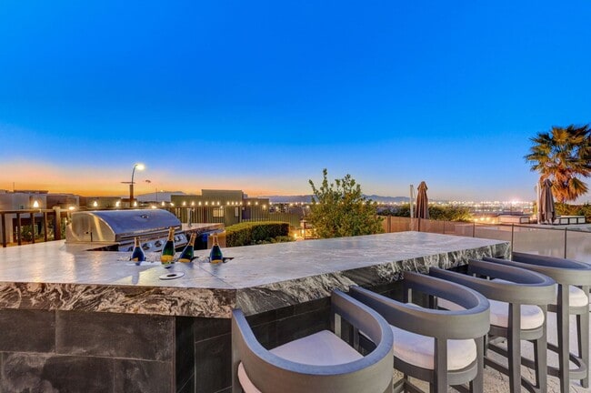 Building Photo - Distinctive Fully Furnished Estate in The Canyons!