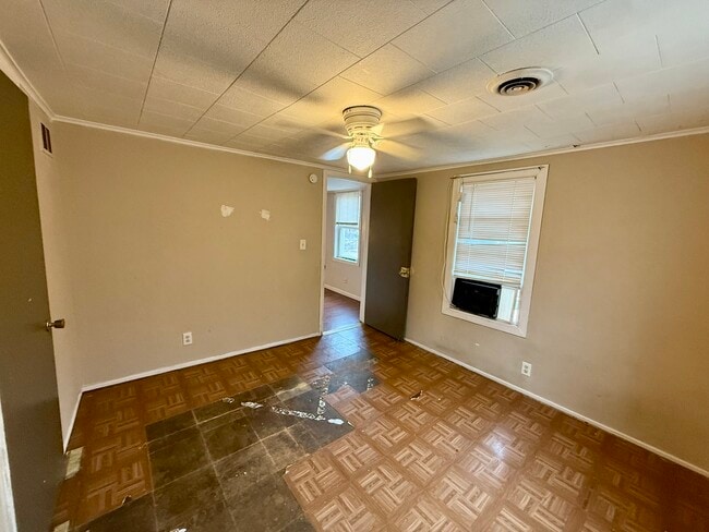 Building Photo - 723 Richards St