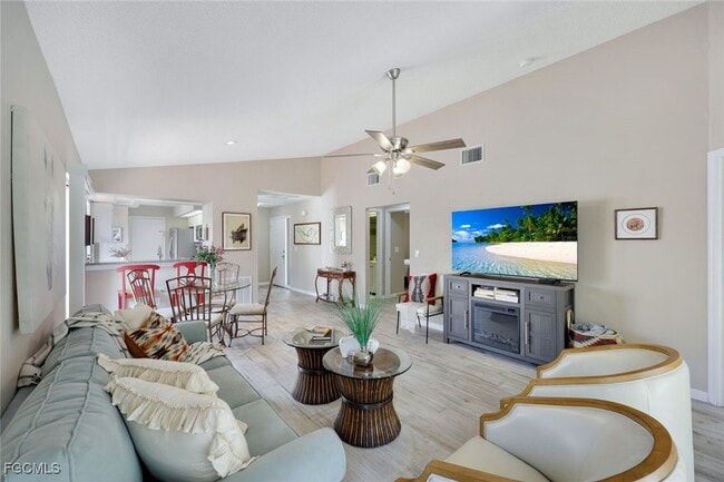 Building Photo - 14871 Crescent Cove Dr