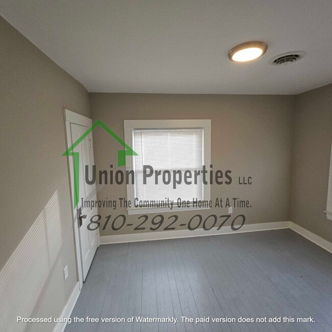 Building Photo - 263 N Elk St