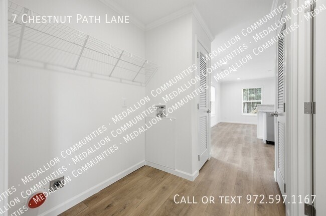 Building Photo - 7 Chestnut Path Ln
