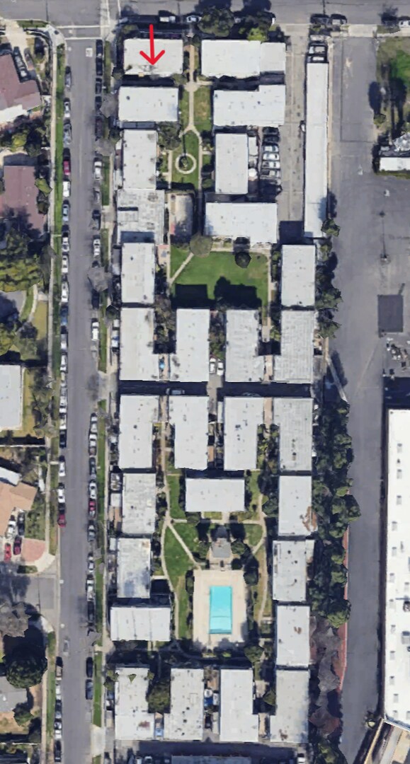 Building Photo - 2-Bed/1.5 Bath Condo with Detached Garage