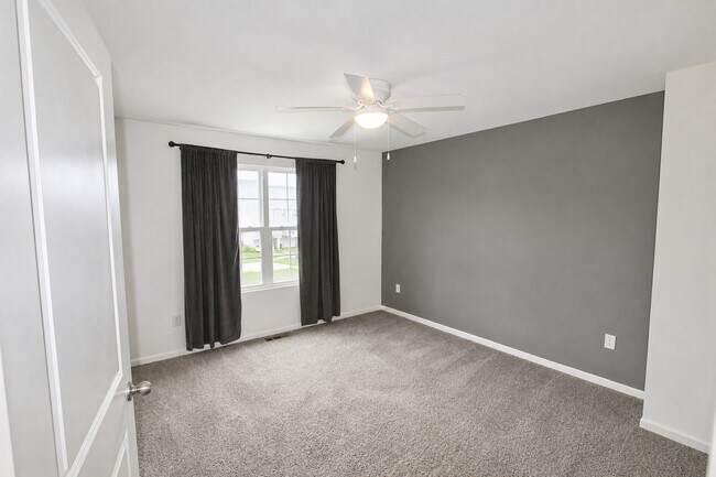 Building Photo - 2241 Sassafras Wy