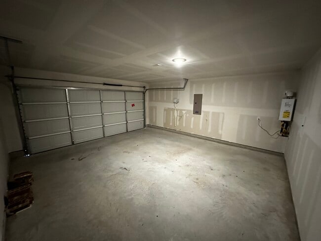 Building Photo - 1620 Elliott Rd