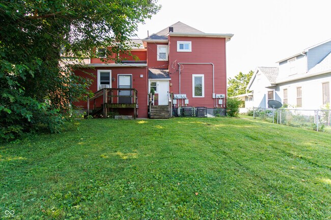 Building Photo - 1546 E 10th St