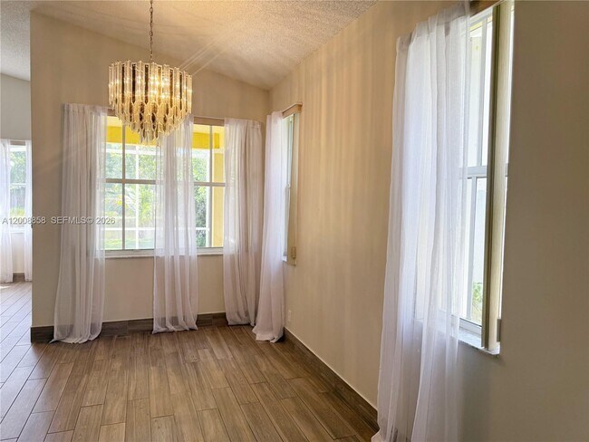 Building Photo - 756 Sand Creek Cir
