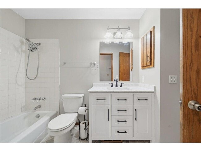 Building Photo - 9523 Hartford Cir