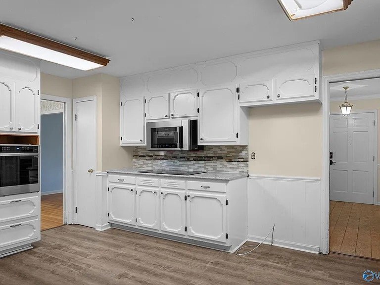 Building Photo - 2102 Chadburn Dr SW