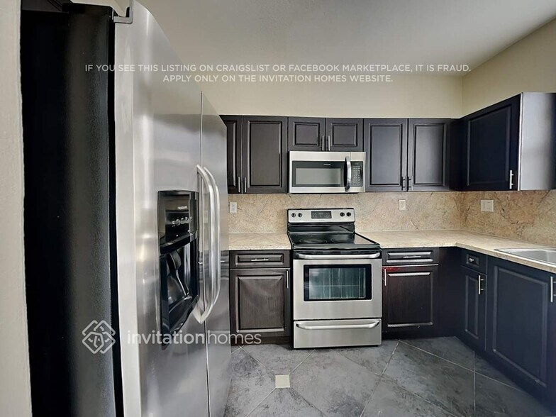 Building Photo - 15050 SW 9th Terrace