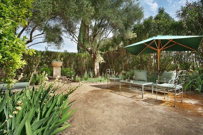 Building Photo - 430 Pratt Ave