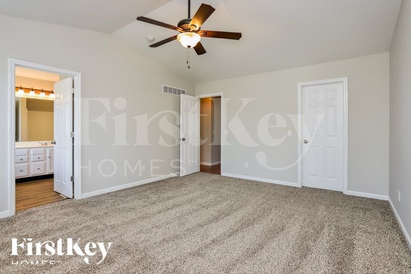 Building Photo - 456 Fawn Run Dr