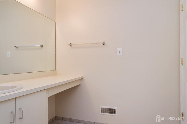 Building Photo - 98 Griggs Pl