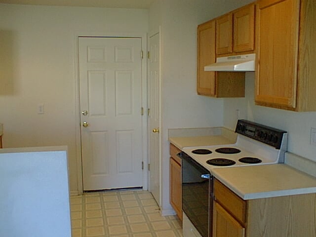 Building Photo - Spacious Two Story Home