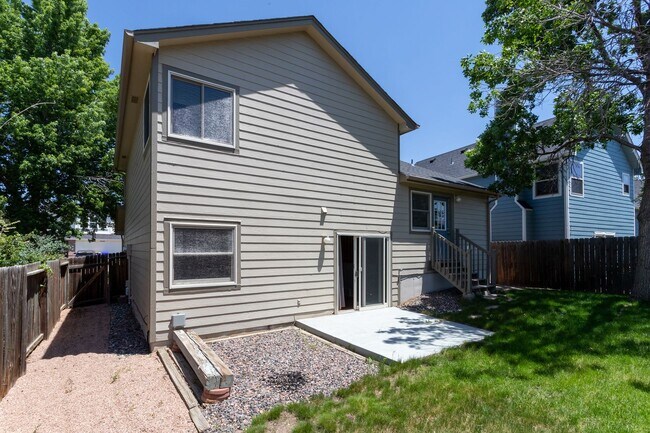 Building Photo - Charming 4-Bedroom Retreat with Modern Upd...