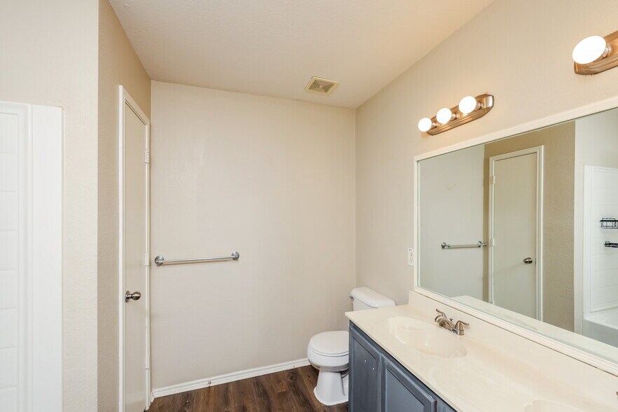 Building Photo - 3032 Picket Fence Dr