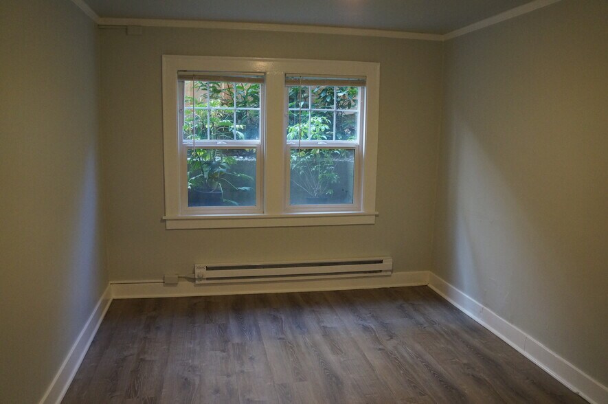 Building Photo - 766 Belmont Ave E