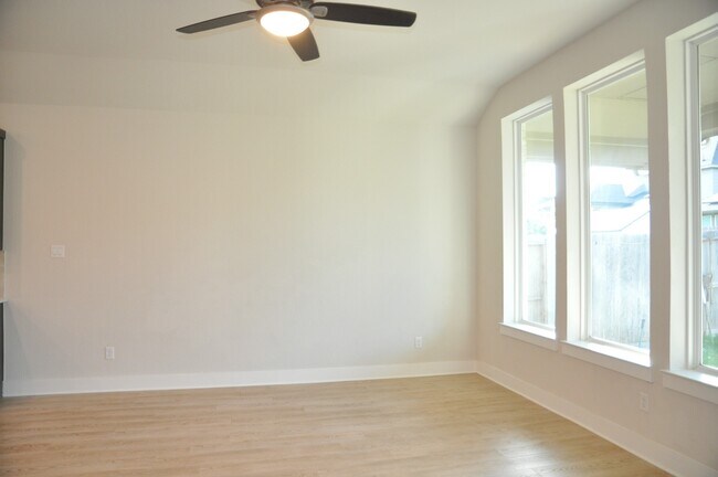 Building Photo - 31822 Grand Orch Ln