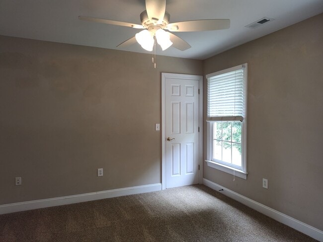 Building Photo - Georgeous home located in the  Shannamara Golf Club Community in Matthews!