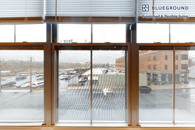 Building Photo - 332 Halstead Ave