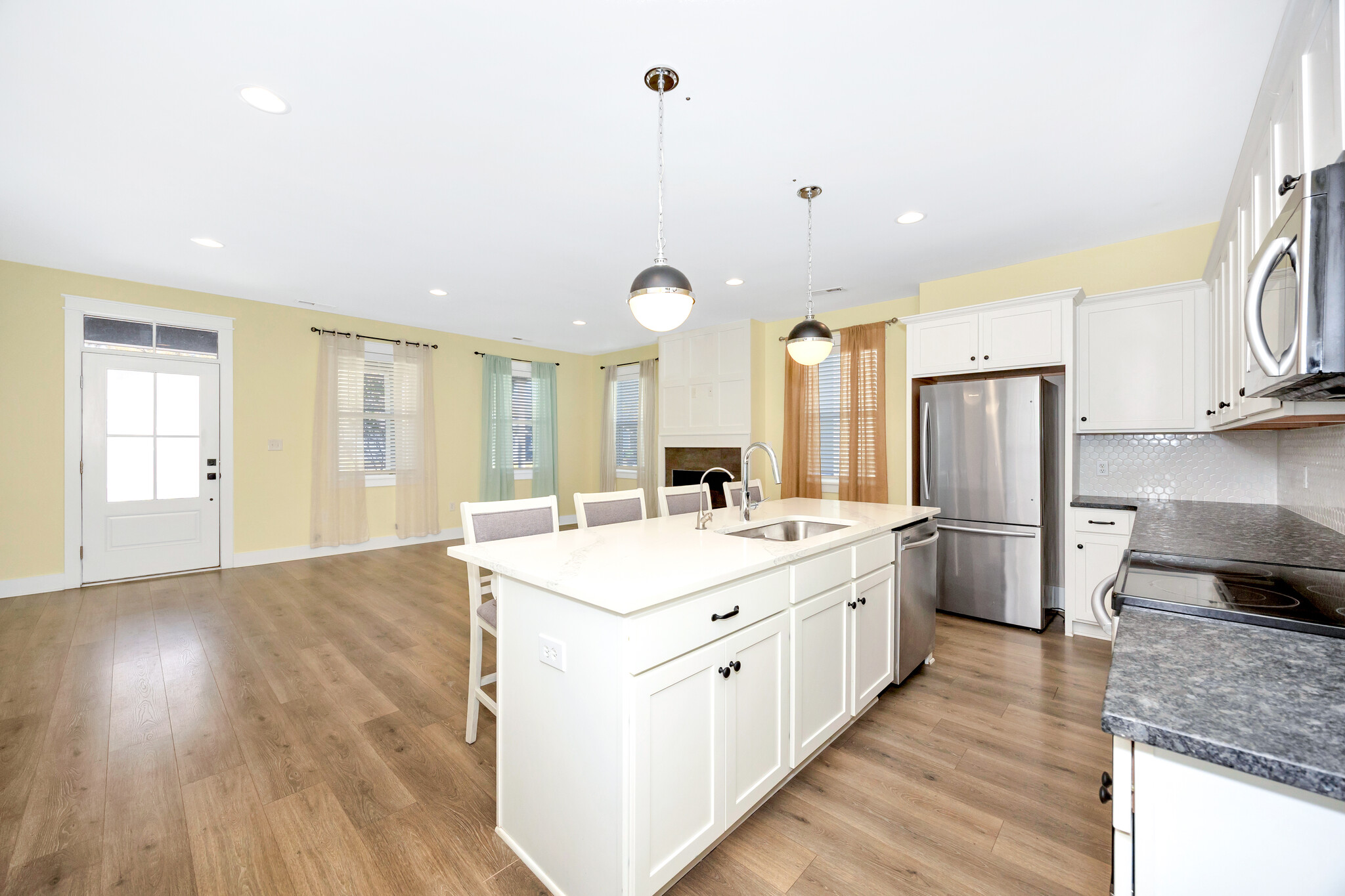 Building Photo - 2907 8th Ave SW