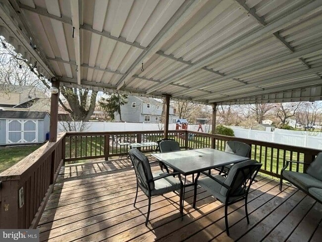 Building Photo - 30 Estate Rd