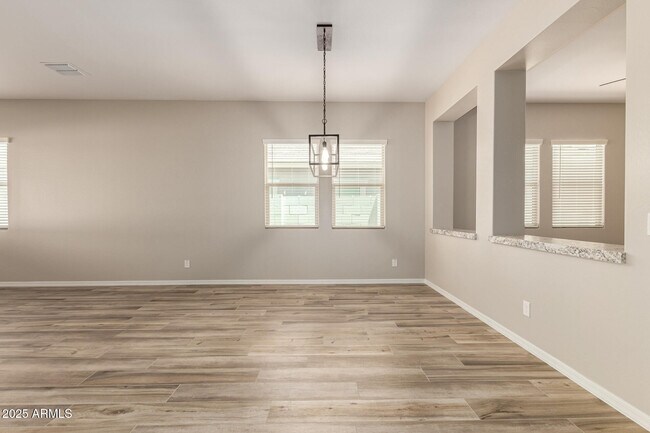 Building Photo - 2808 W Roosevelt Dr
