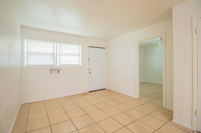 Building Photo - 1610 45th St