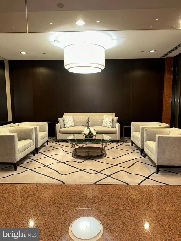 Building Photo - 1530 Key Blvd